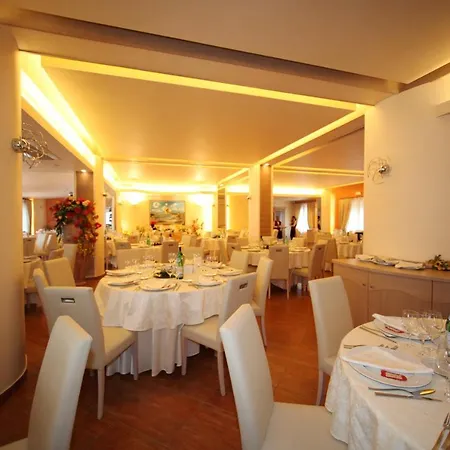 Aparthotel Villaggio Old River 3*