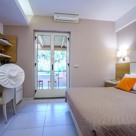 Апарт-отель Villaggio Old River 3*