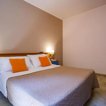 Villaggio Old River 3* קאפו ואטיצ'אנו